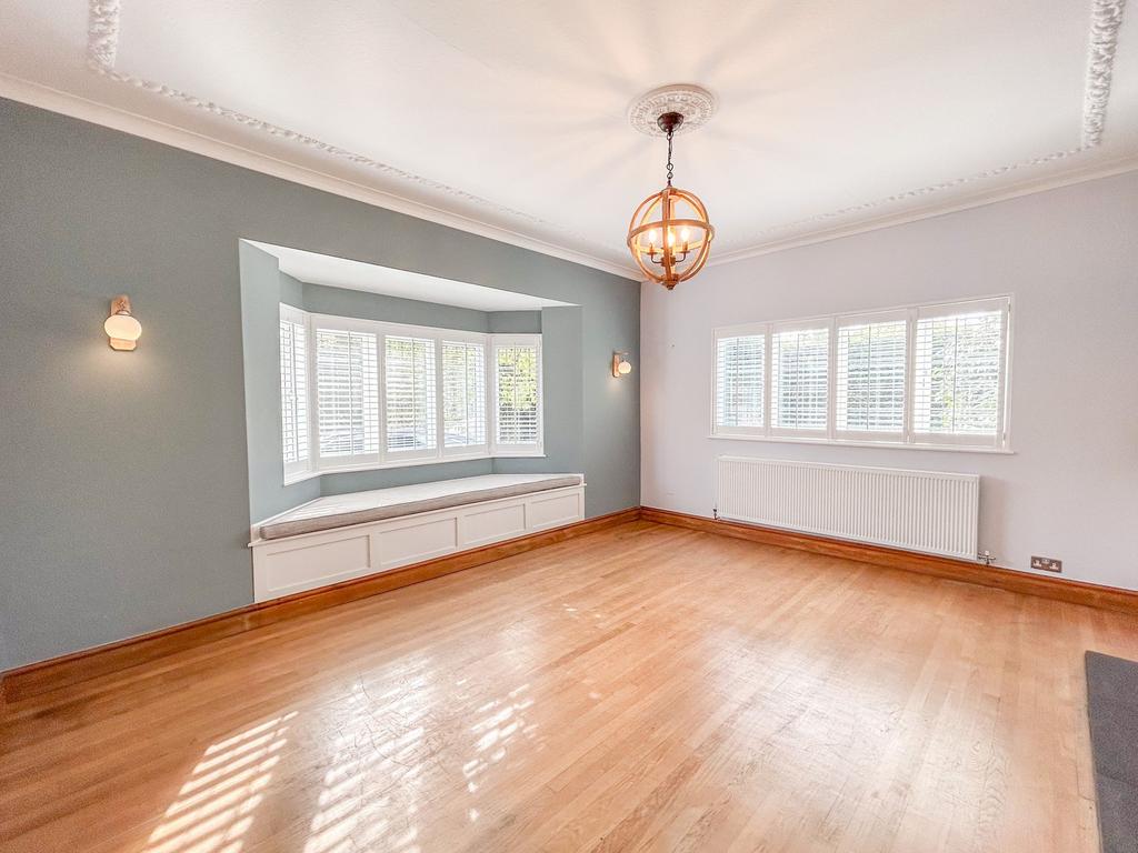 Sitting/Dining Room