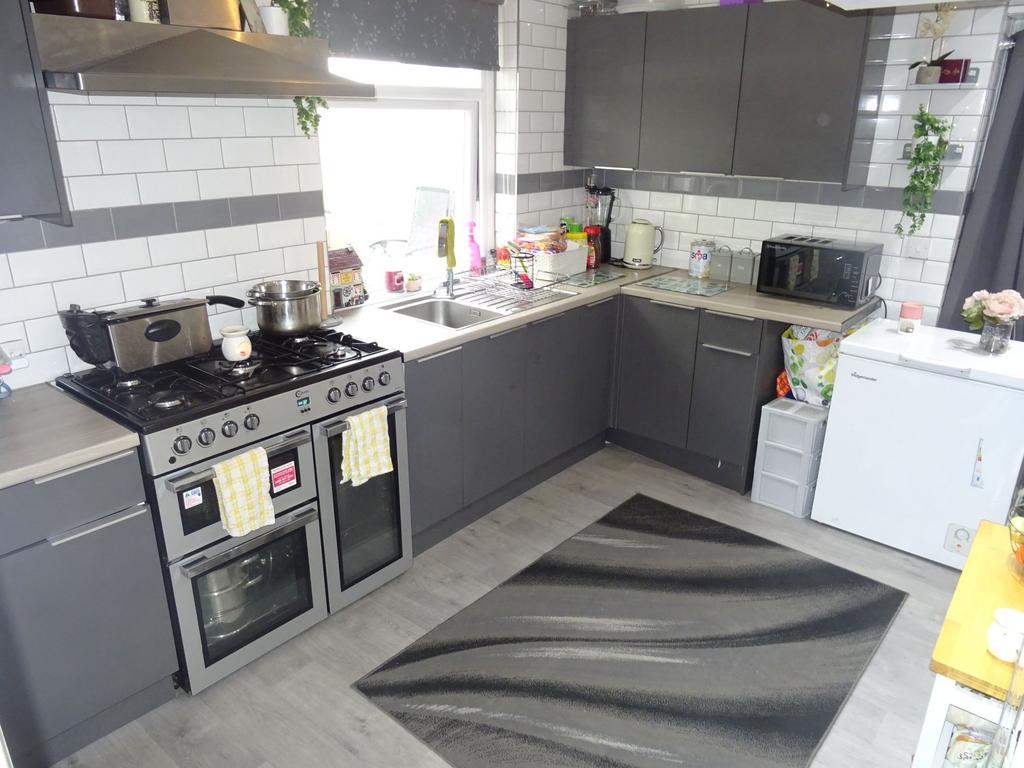Grand Avenue, Cardiff 3 bed semidetached house for sale £230,000