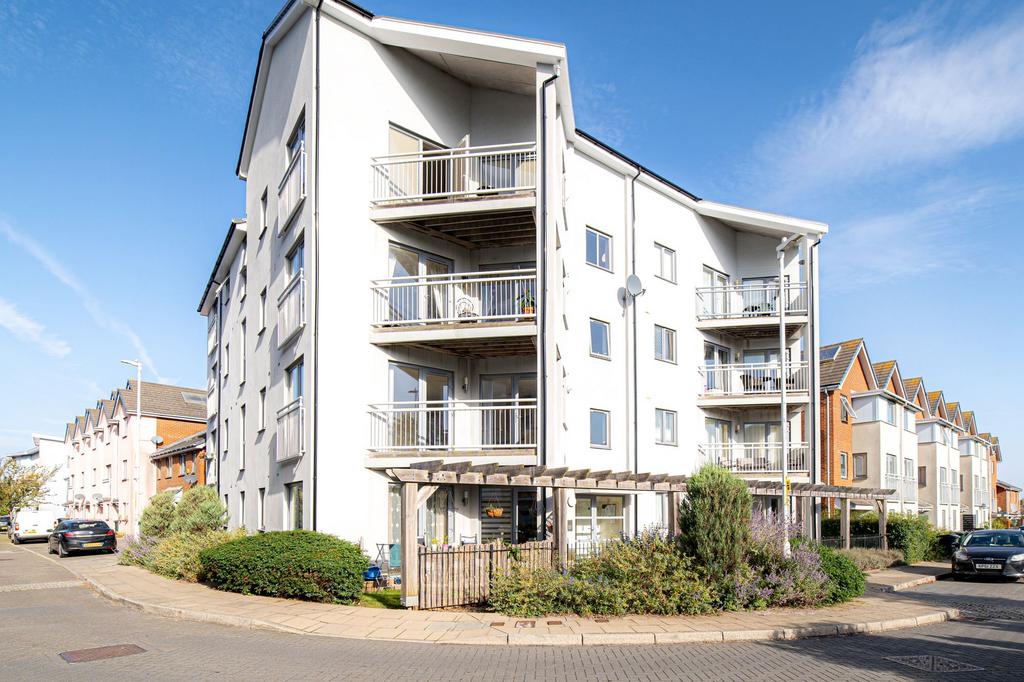 Drummond Grove, Willesborough, TN24 2 bed apartment for sale £150,000