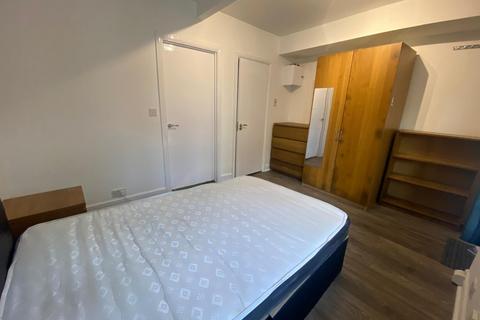 Studio to rent, Spacious Self-Contained Studio - Clarence Mews, Hackney , E5