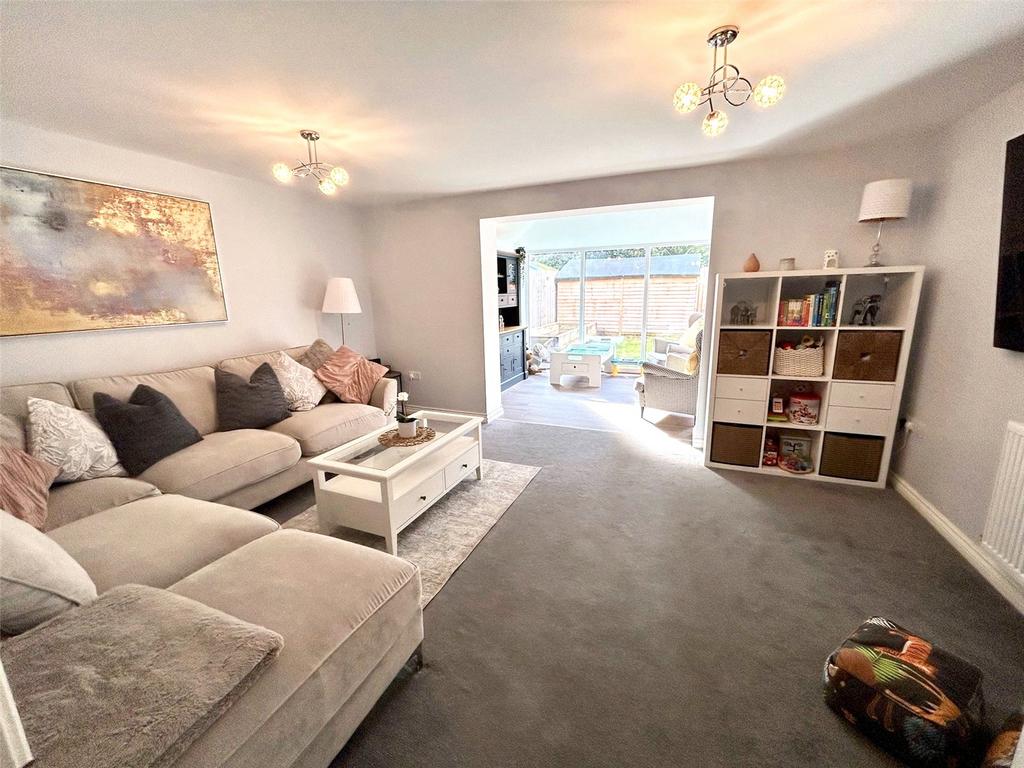 Saxon Drive, Newport, Shropshire, TF10 3 bed semidetached house for