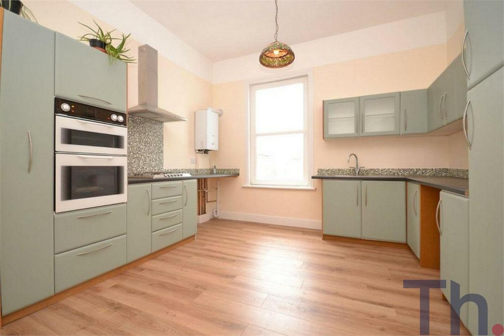 Sandown, Isle Of Wight PO36 3 bed flat for sale £200,000