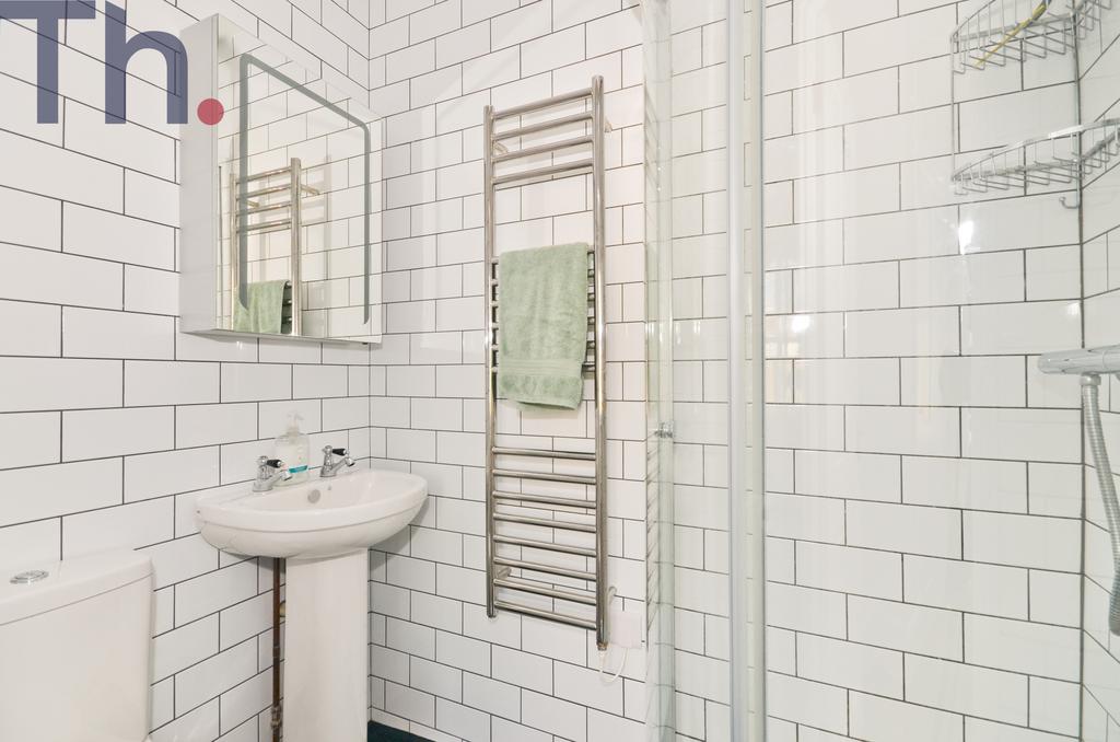 En-Suite Shower Room.JPG