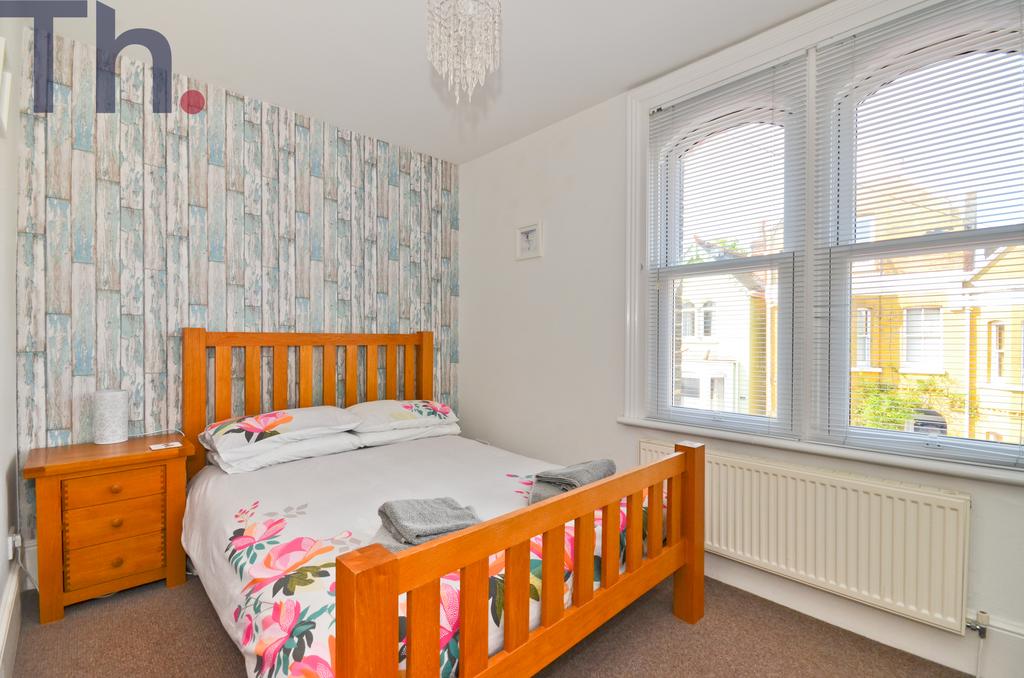 Bedroom 1.JPG