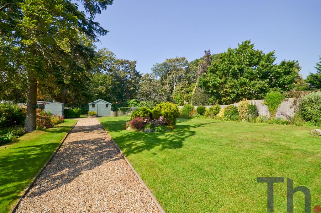 Lawned Rear Garden