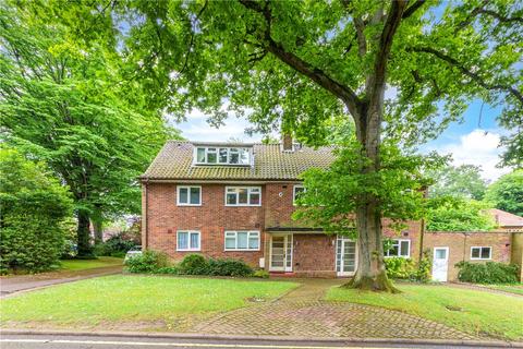 3 bedroom flat to rent, The Glade, Welwyn Garden City, Hertfordshire