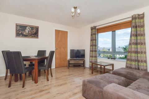 1 bedroom flat to rent, 2439L – Restalrig Drive, Edinburgh, EH7 6JX