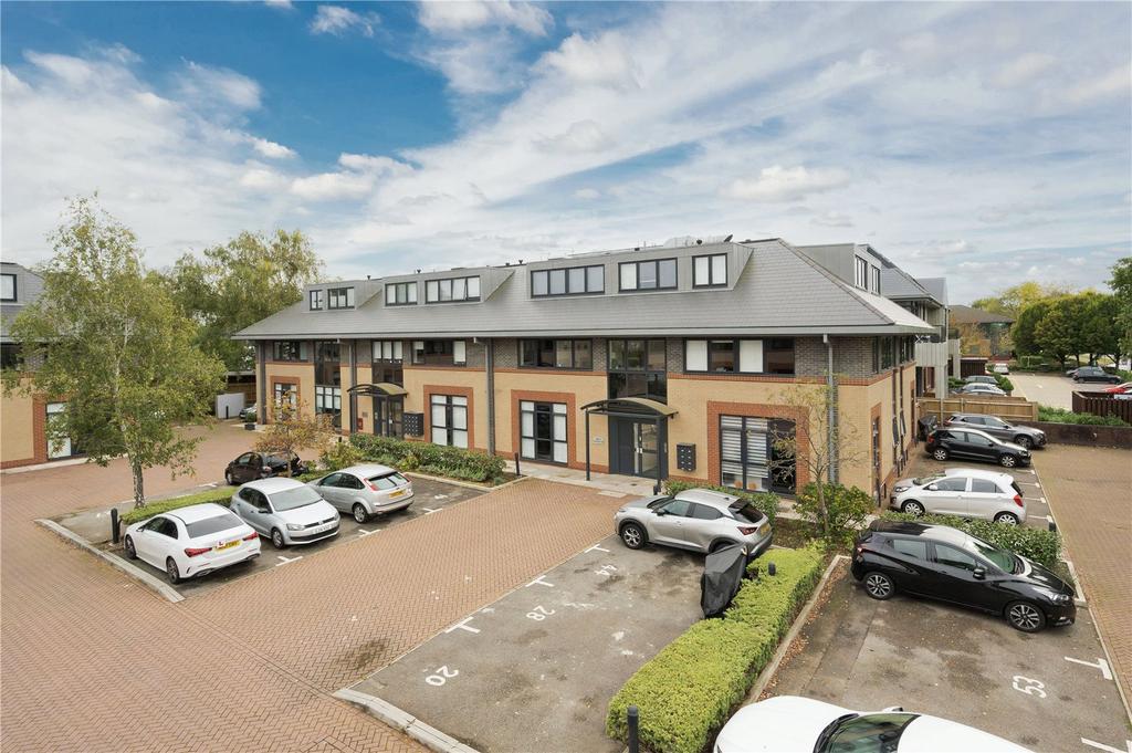 River Court, Sheerwater, Woking, GU21 1 bed apartment for sale £235,000