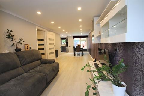 125 Clayburn Circle, Basildon, SS14 1PX