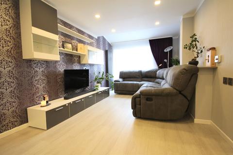 125 Clayburn Circle, Basildon, SS14 1PX