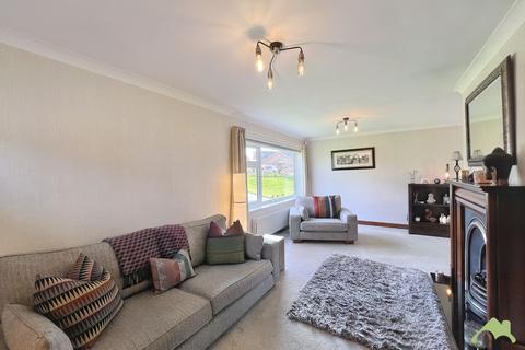 16 Ashborne Drive, Bury, BL9 5PD