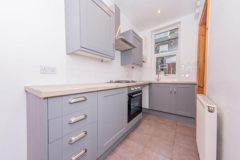 Morley, Leeds LS27 2 bed terraced house for sale £160,000