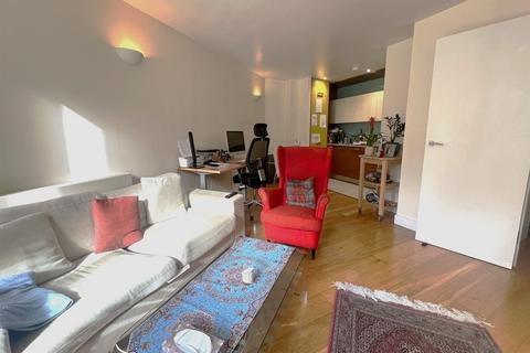 1 bedroom apartment to rent, St William's Court, Gifford Street, Kings Cross, Islington, London, N1