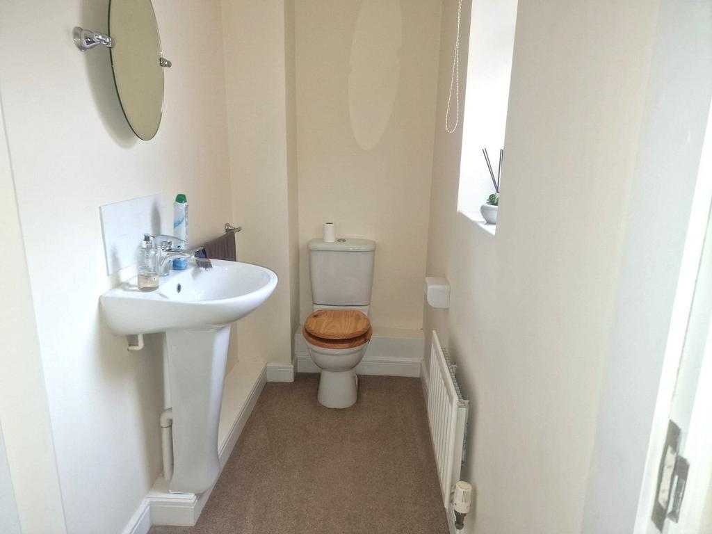 Cloakroom/w.c