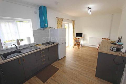 2 bedroom semi-detached house for sale - Kinlet Close, Castlecroft, Wolverhampton, WV3
