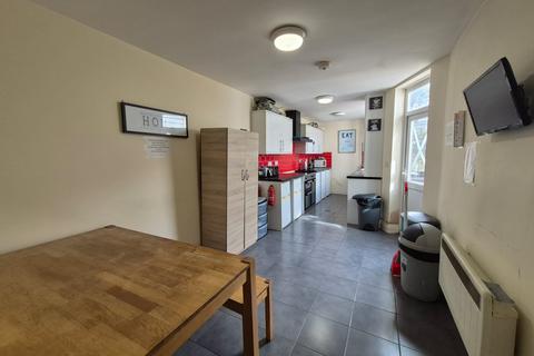1 bedroom in a house share to rent, Hedge Lane, N13