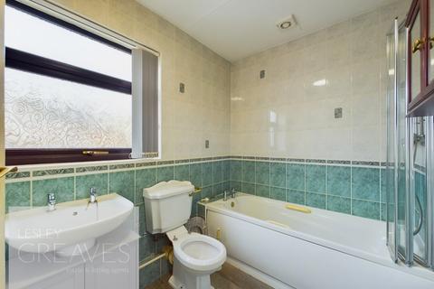 3 bedroom detached house for sale, Perlethorpe Avenue, Gedling, Nottingham