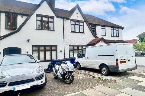 3 bedroom terraced house for sale, Currey Road, Greenford UB6