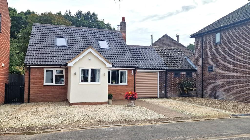 Burgess Way, Brooke 4 bed link detached house for sale £375,000
