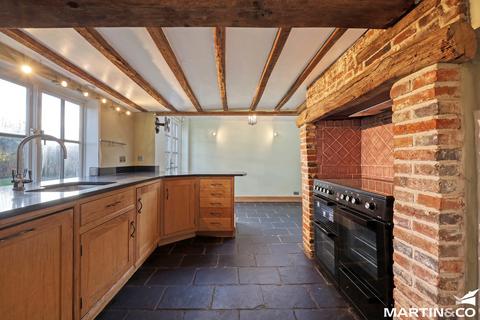 4 bedroom cottage to rent, Chatham Green, Little Waltham