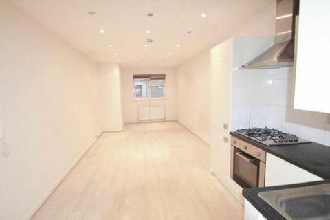 Studio to rent, Finchley Road,  Temple Fortune,  NW11