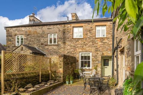 2 bedroom cottage for sale, Corner Cottage, 4 Queens Square, Kirkby Lonsdale, LA6 2AZ