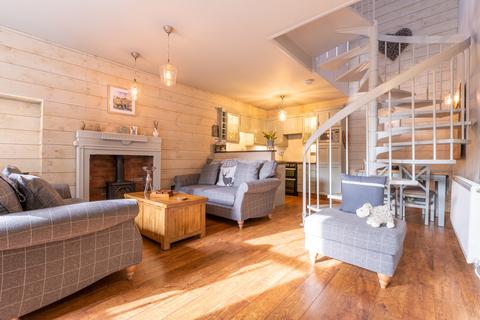 2 bedroom cottage for sale, Corner Cottage, 4 Queens Square, Kirkby Lonsdale, LA6 2AZ