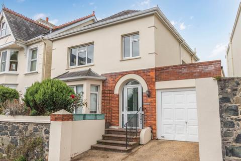 3 bedroom detached house to rent, Cambridge Park Road, St Peter Port