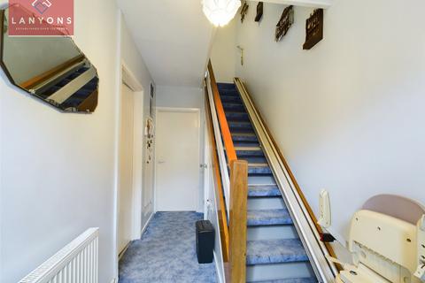 15 Pinewalk Drive, Porth, CF39 9NL