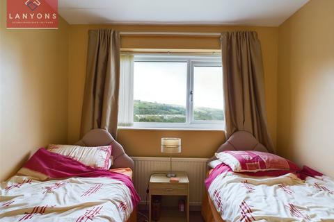 15 Pinewalk Drive, Porth, CF39 9NL