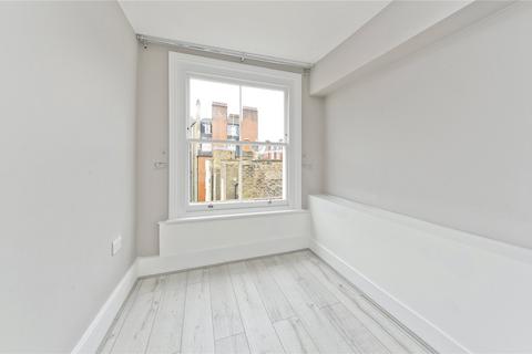 3 bedroom flat to rent, Princes Square, London