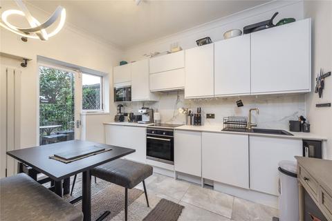 13b Cornwallis Road, London, N19 4JL