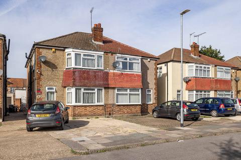 3 bedroom semi-detached house for sale - Bedwell Gardens, Hayes