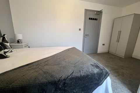 1 bedroom in a house share to rent, High Street, Gateshead NE10