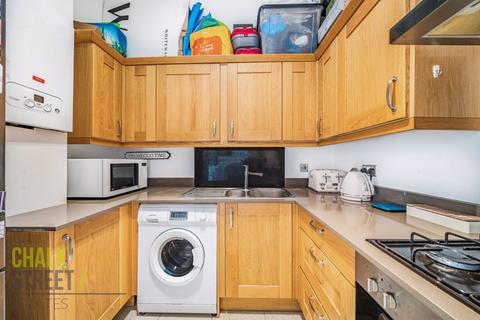 Flat 2, 44 Wellwood Road, Ilford, IG3 8TU