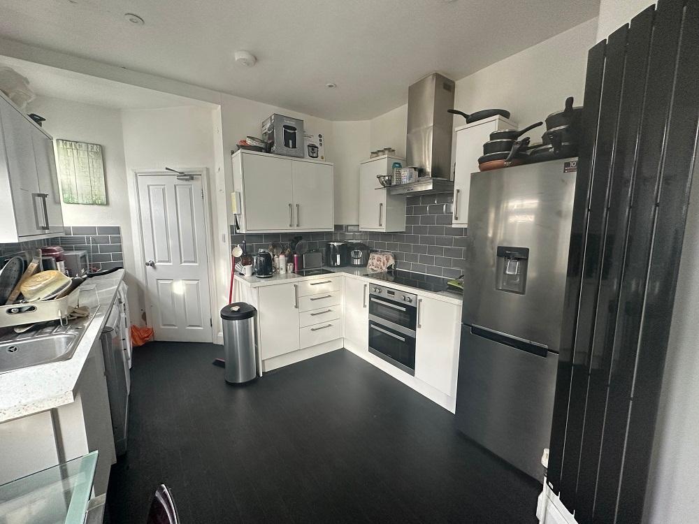 Cavendish Avenue, Eastbourne, East Sussex, BN22 8EN 6 bed semidetached