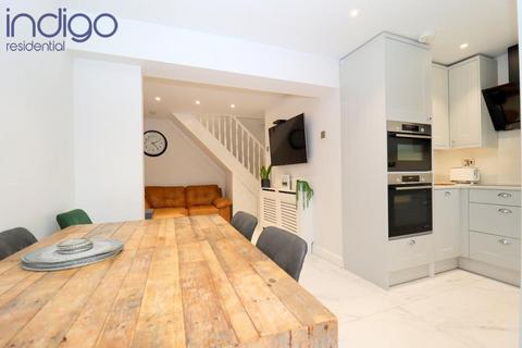 16 Eastfield Close, Luton, LU2 8DY