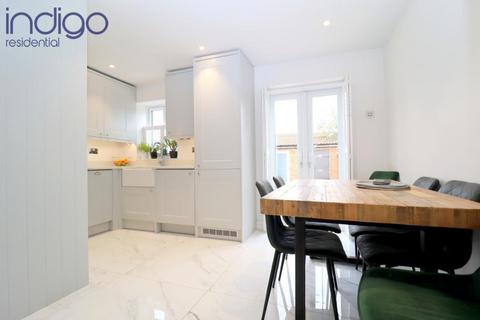 16 Eastfield Close, Luton, LU2 8DY