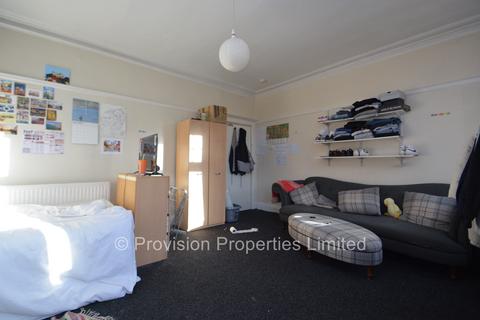 7 bedroom semi-detached house to rent, St Michaels Villas, Headingley LS6