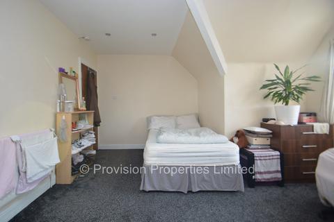 7 bedroom semi-detached house to rent, St Michaels Villas, Headingley LS6