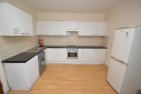 6 bedroom terraced house to rent, Ebor Place, Hyde Park LS6
