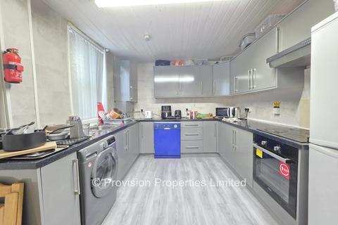 7 bedroom terraced house to rent, Norwood Terrace, Hyde Park LS6