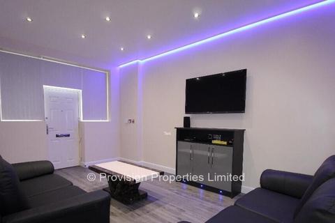 4 bedroom terraced house to rent, Hyde Park Road, Hyde Park LS6