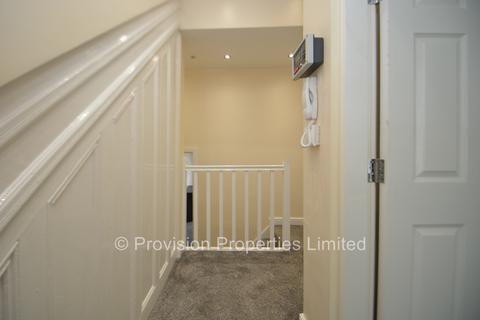 4 bedroom terraced house to rent, Hyde Park Road, Hyde Park LS6