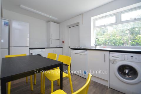 6 bedroom semi-detached house to rent, St Annes Drive, Headingley LS4