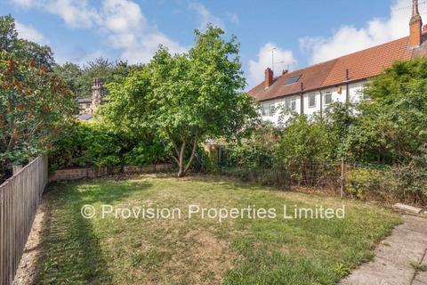 6 bedroom semi-detached house to rent, St Annes Drive, Headingley LS4