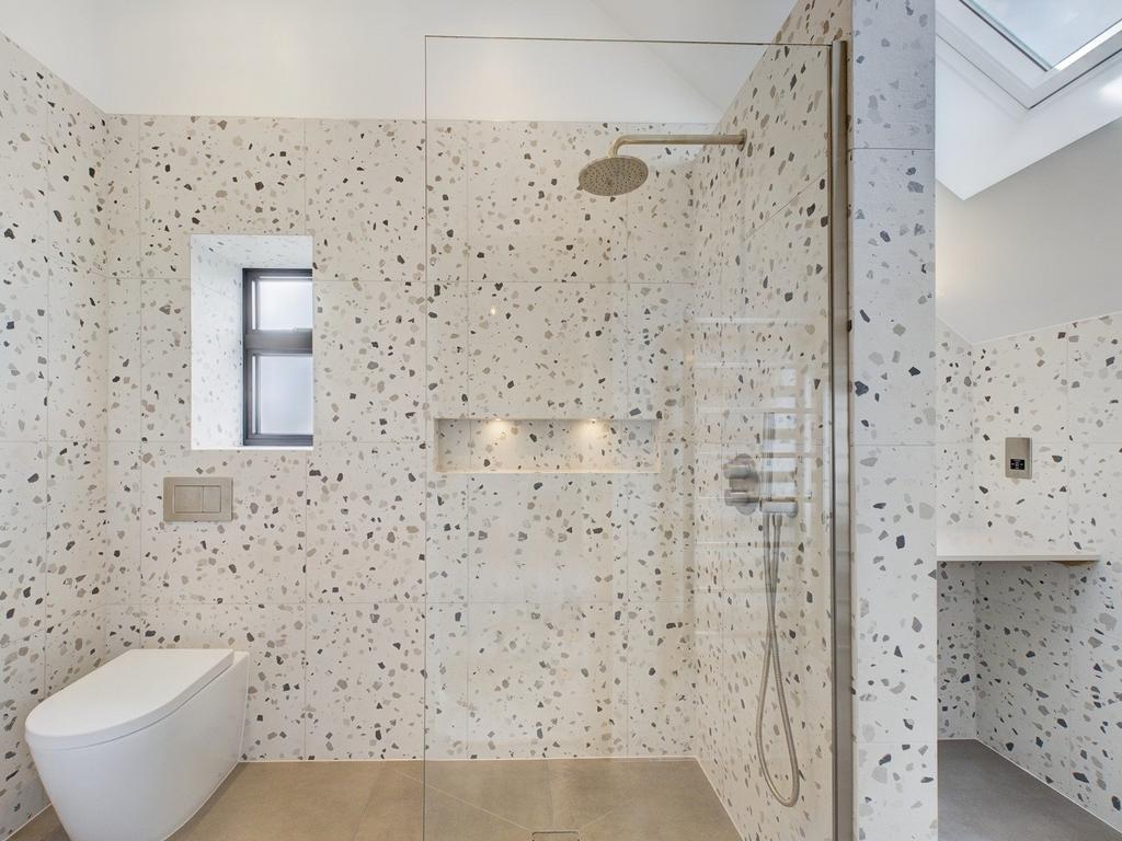 En-Suite 2