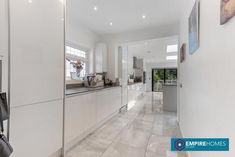4 bedroom semi-detached house for sale - Stone Hall Road, Winchmore Hill, N21