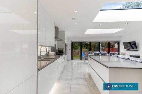 34 Stone Hall Road, London, N21 1LP