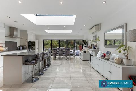 34 Stone Hall Road, London, N21 1LP